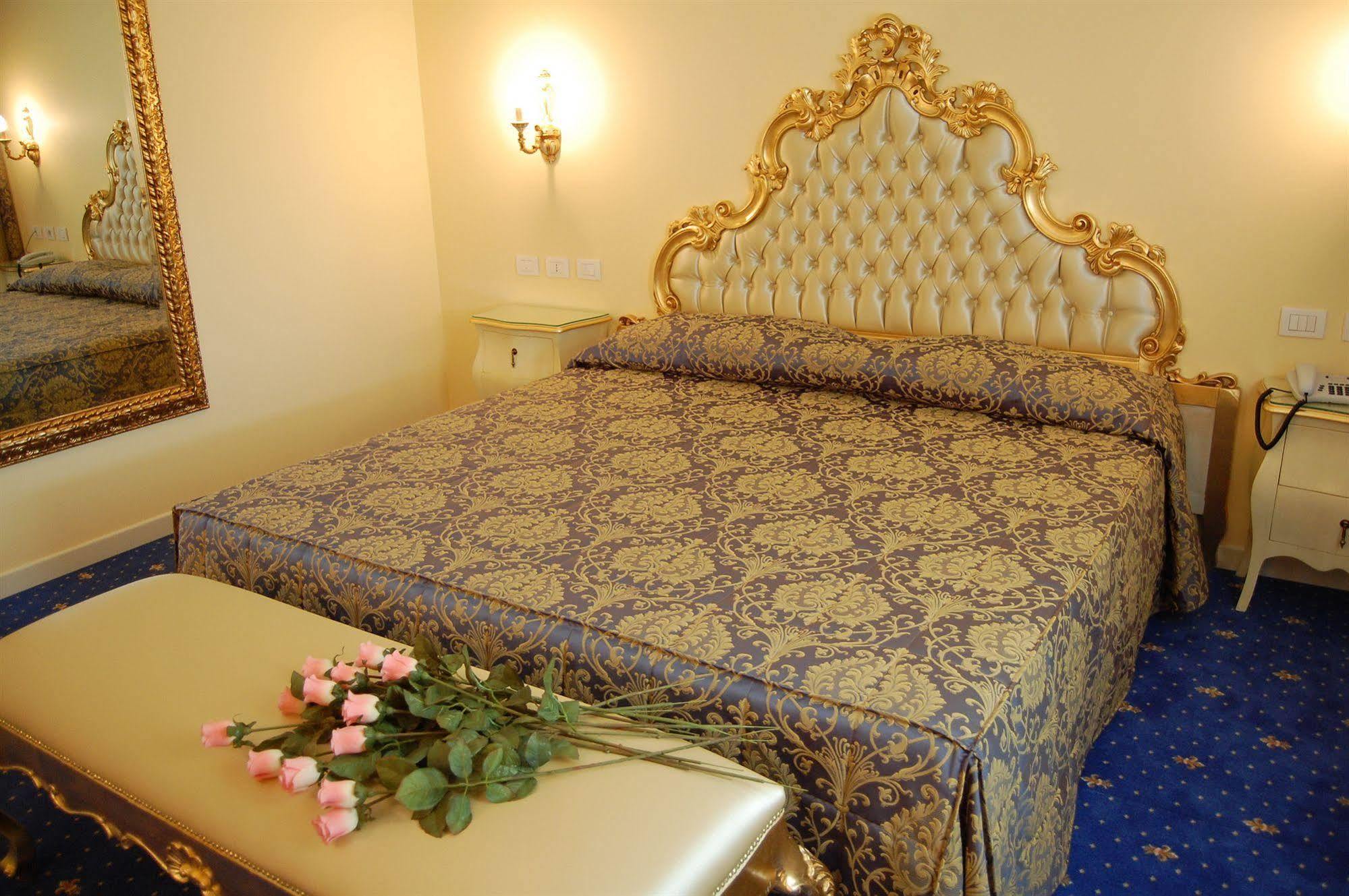 Gold Hotel 4*