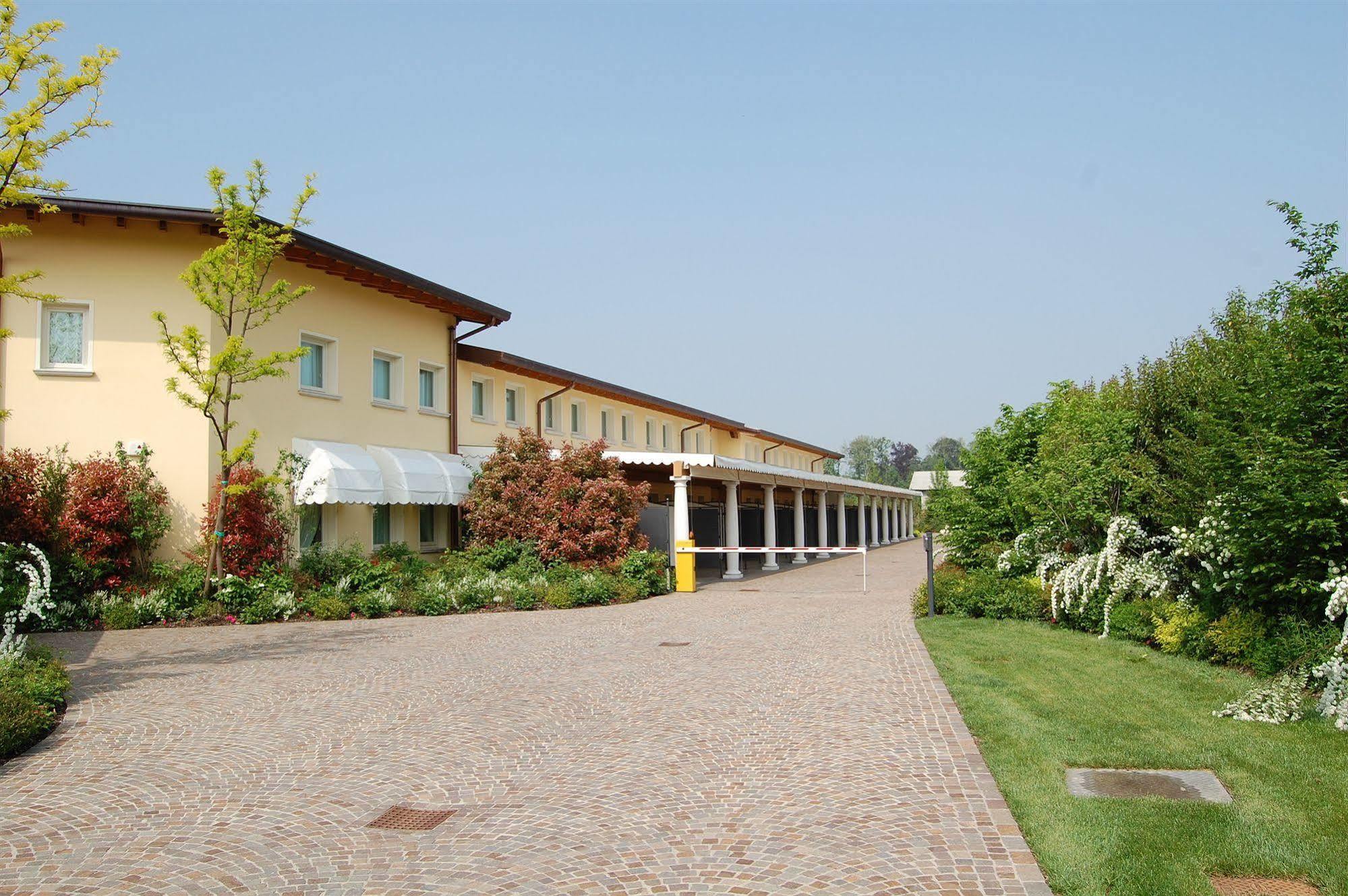 Gold Hotel Calcinate